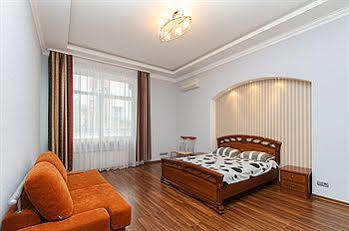 Uavoyage Business Apartments Kiev Buitenkant foto